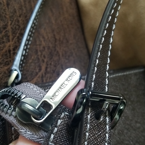 Michael Kors Jet Set Travel Large Crossbody Clutch in 'Glittery' Medium Bronze - Picture 11 of 13